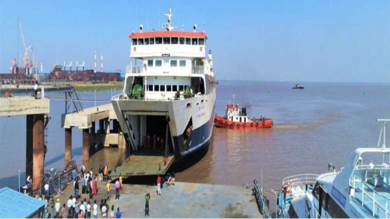 Palghar district's first RO-RO ferry service comes into operation
