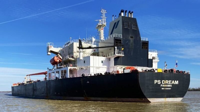 Captain of an oil tanker pleads guilty to obstructing navigation and violating laws preventing marine pollution from ships