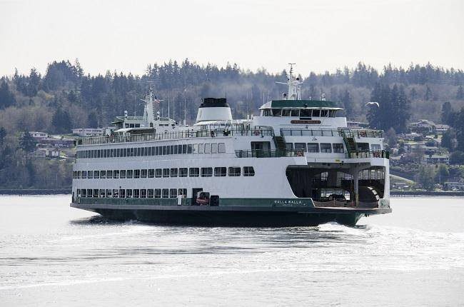 Washington State Ferries Crew Rescues Boaters In