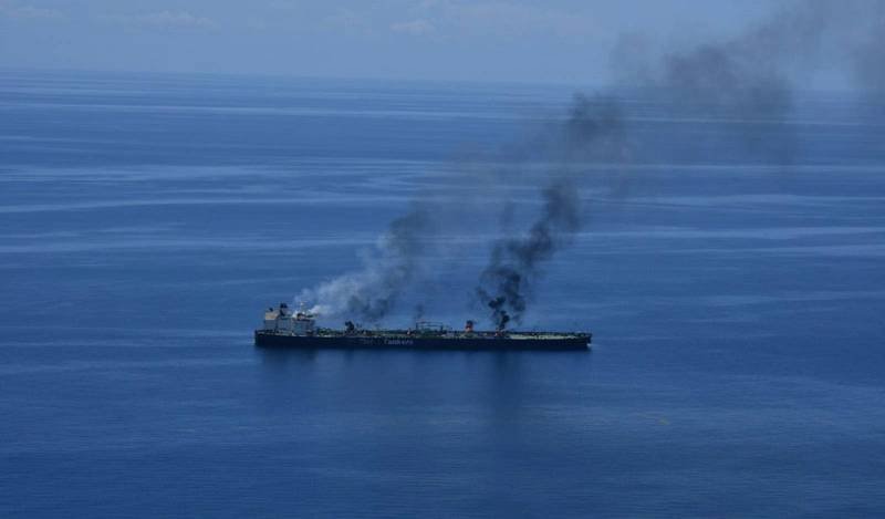 Houthis Will Let Salvors Access Oil Tanker They Set