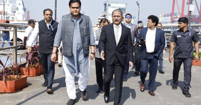 Shantanu Thakur checks various projects at JNPA