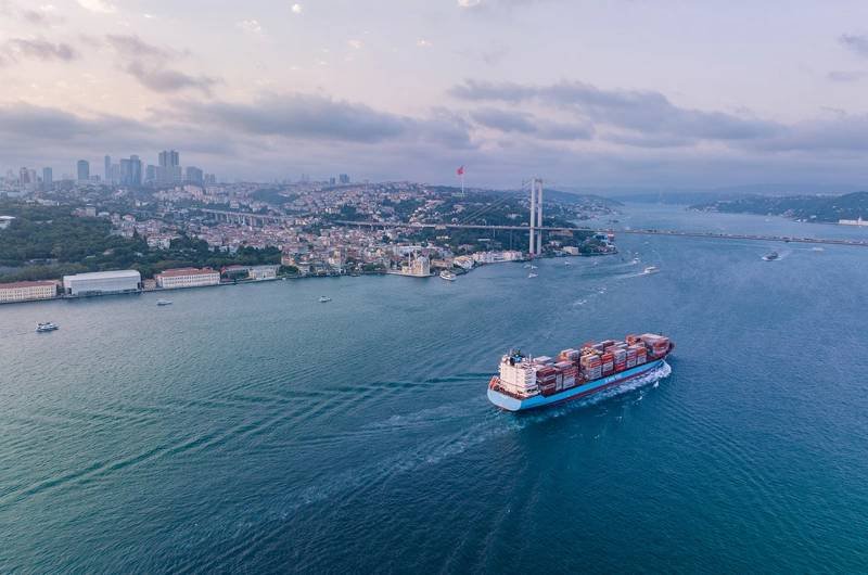 Bosphorus Strait Traffic Suspended After Engine