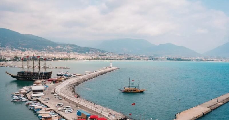 Israel starts intensive air strikes in the Houthi ports