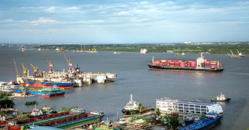 Vietnamese Crew Members Detained Following Bold Attempt to Access Captain’s Quarters with an Axe