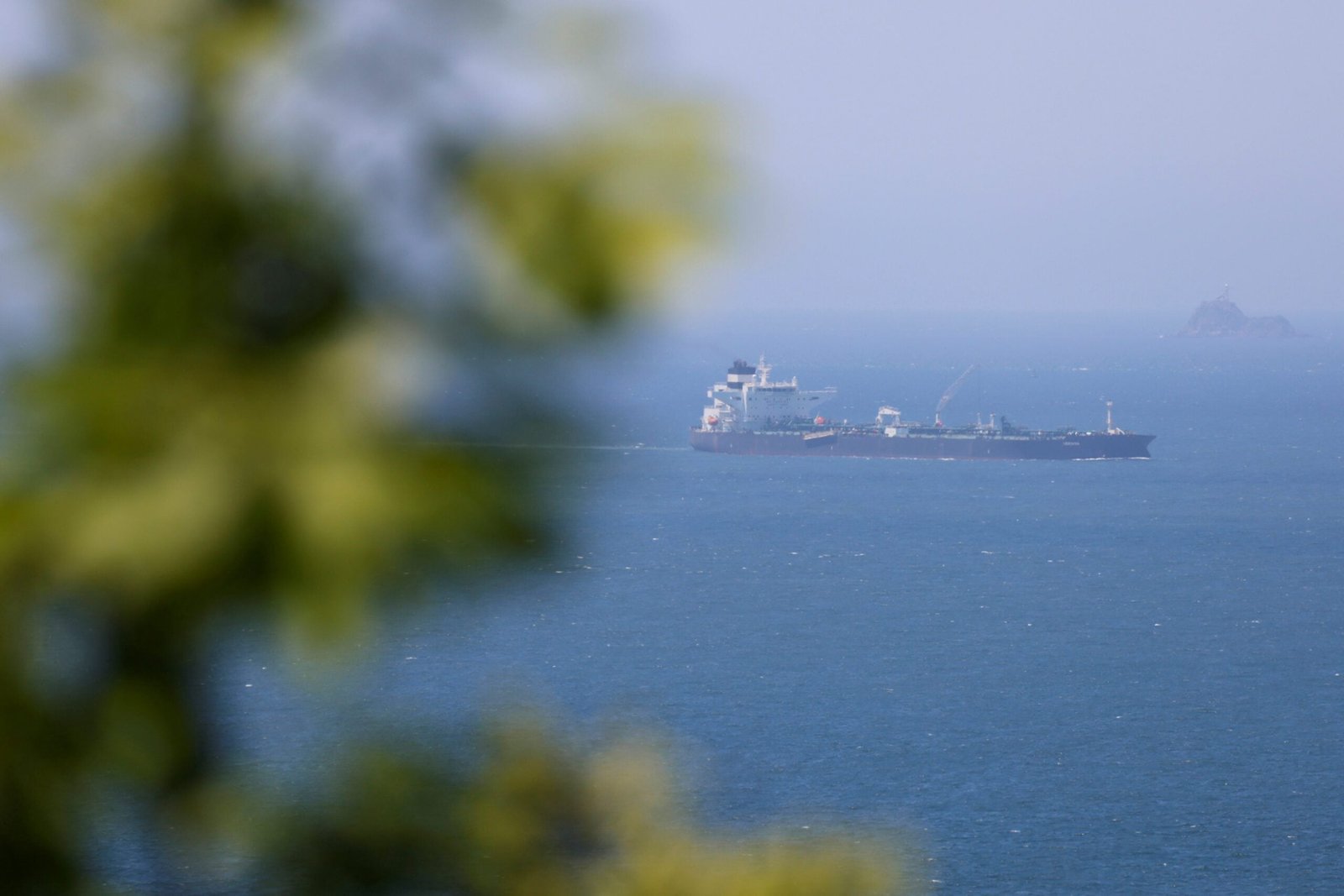 South Korean, Chinese Supertankers Attempt Strait of Hormuz Exit