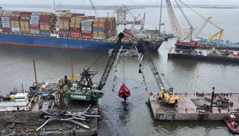 US Indicts Two Foreign Operators, Shoreside