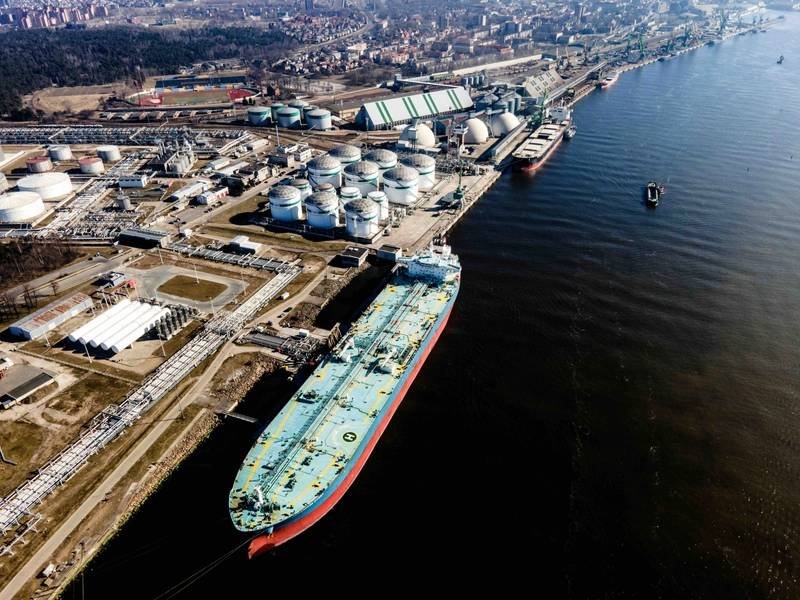 Gulf Tanker Rates Nearly Double As Middle East Exports