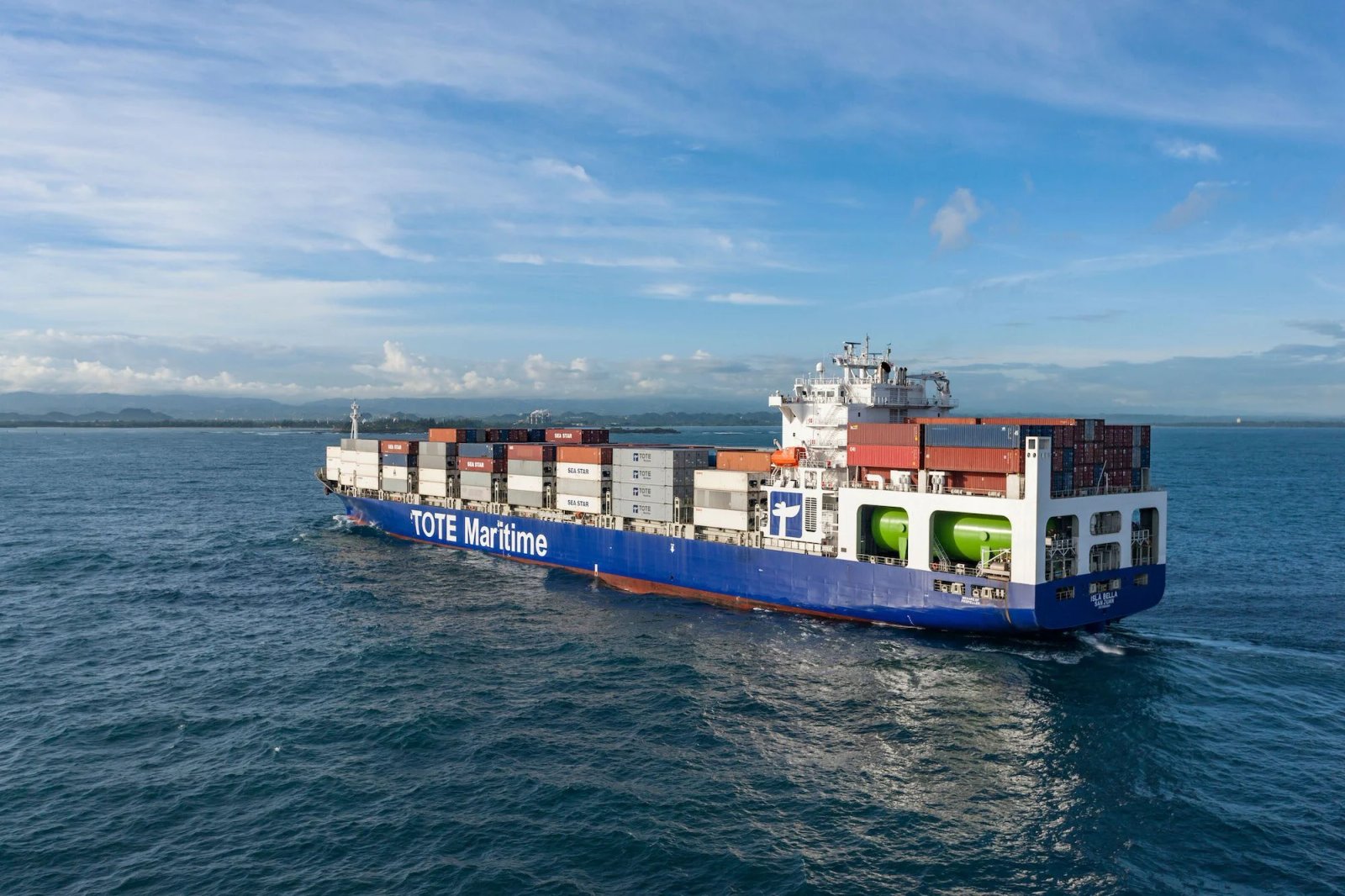 TOTE's LNG-powered Isla Bella underway