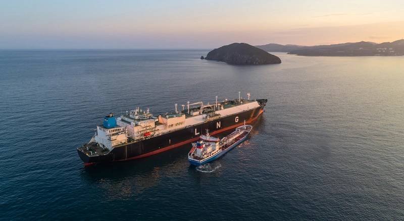 Singapore Issues Eight New LNG Bunkering Licenses