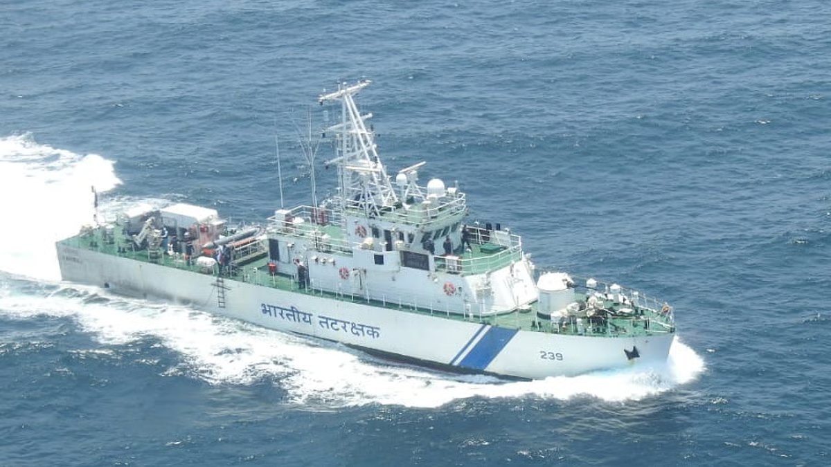 One dead, one missing after fishing boat capsizes off Kerala, India
