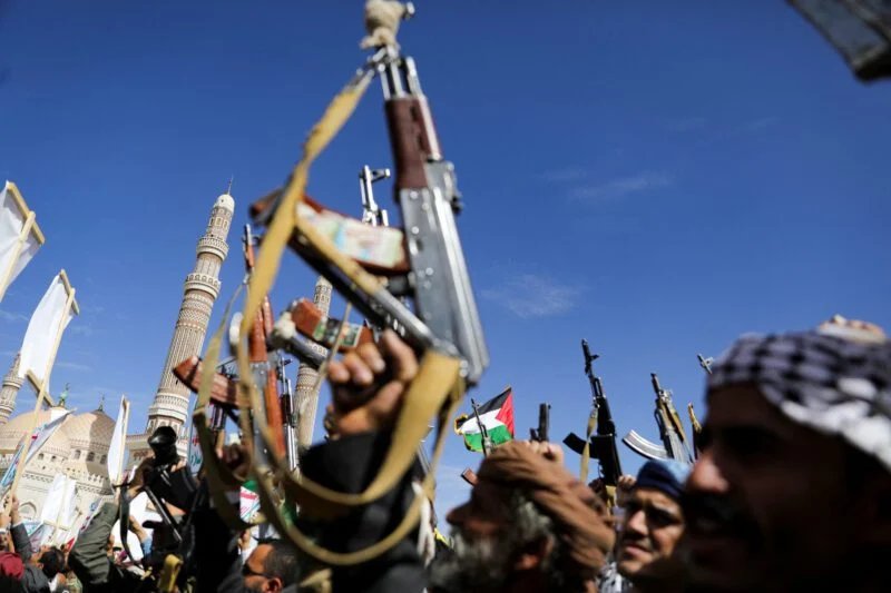 Gulf States Postpone Iran Talks as Houthis Strike Saudi Arabia