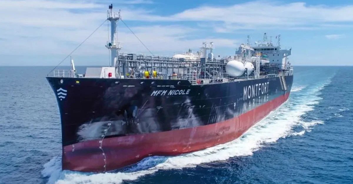 Dual-fuel gas carrier underway at sea, representing ammonia-fuelled shipping